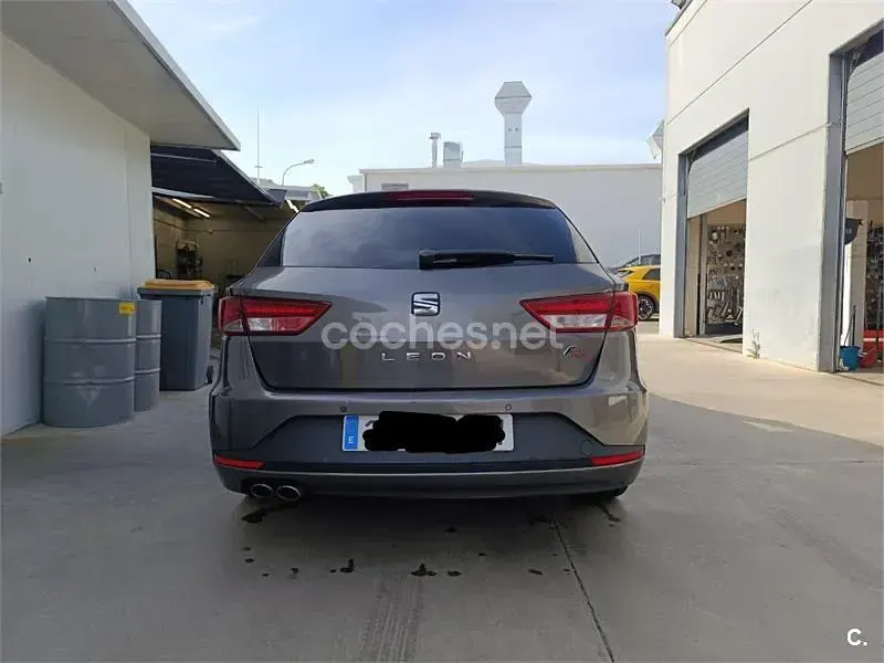 Usado Seat Leon ST FR 184 CV (135 kW) 2014 Gris / plata Familiar