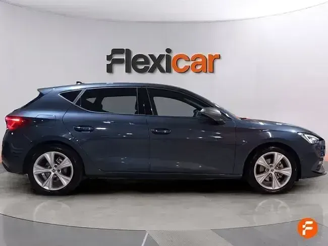 Usado Seat Leon FR 150 CV (110 kW) 2025 Gris Berlina