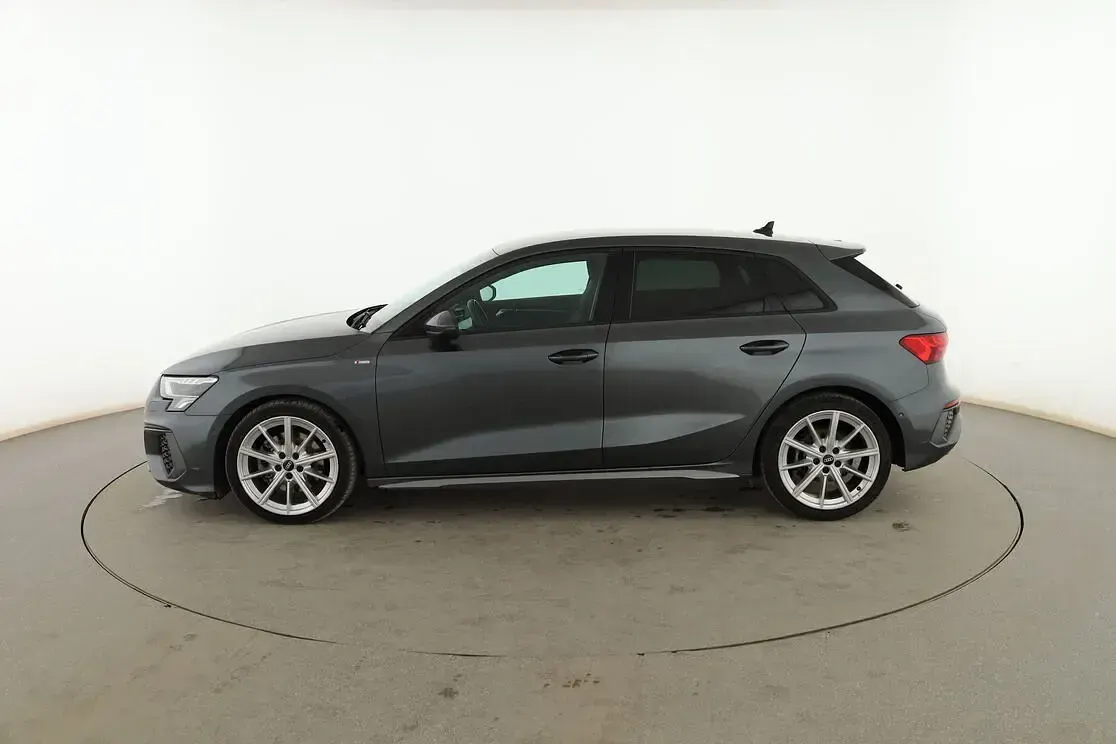 Usado Audi A3 Sportback S-Line 150 CV (110 kW) 2021 Gris Utilitario