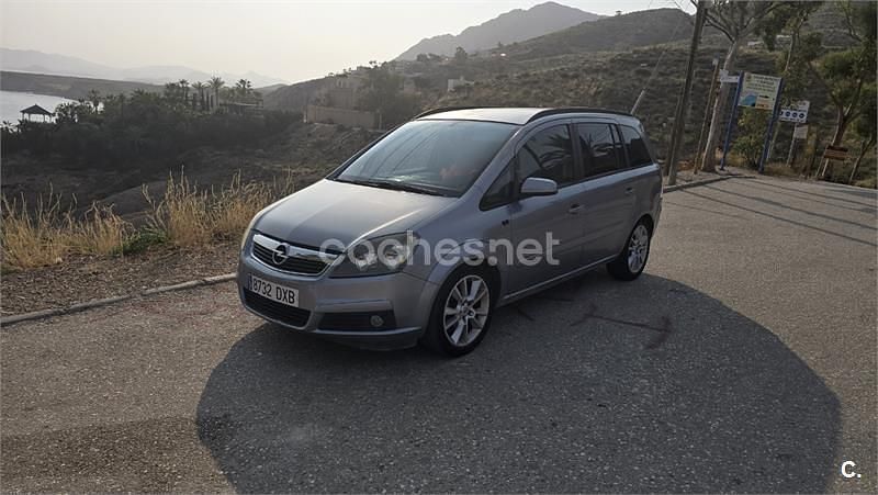 Usado Opel Zafira Enjoy 140 CV (102 kW) 2006 Gris / plata Monovolumen