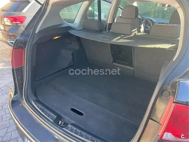 Usado Seat Altea XL 125 CV (91 kW) 2009 Negro Monovolumen
