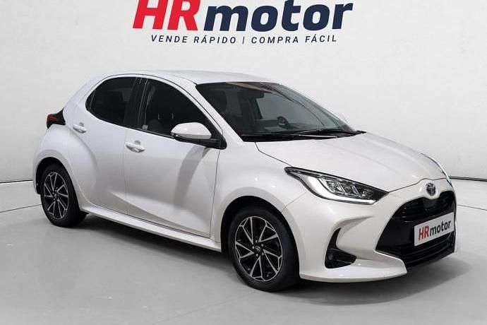 Usado Toyota Yaris Hybrid Active 92 CV (67 kW) 2023