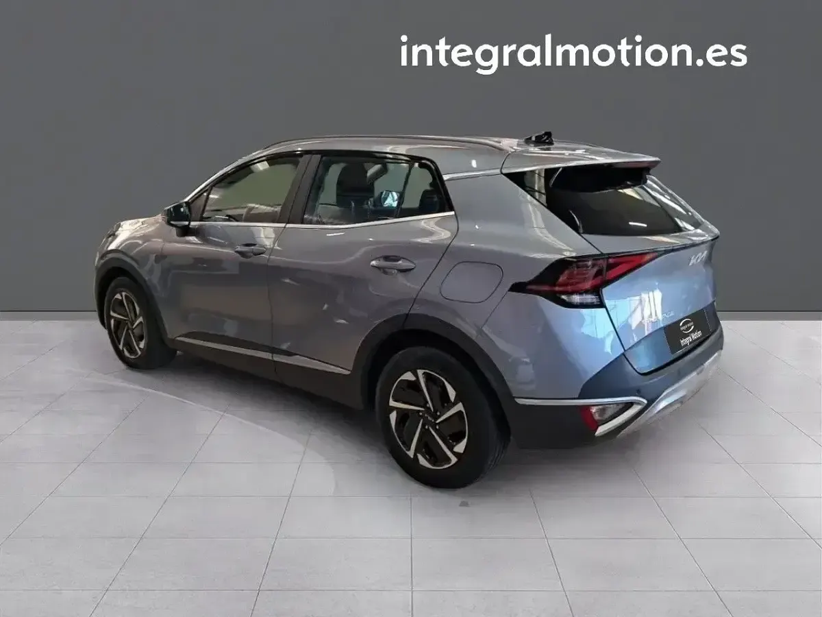 Usado Kia Sportage 136 CV (100 kW) 2024 Gris SUV