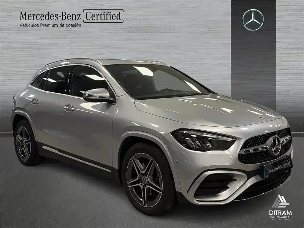 Usado Mercedes GLA200 150 CV (110 kW) 2025 Gris SUV