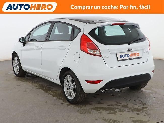 Usado Ford Fiesta Trend 100 CV (73 kW) 2015 Blanco Berlina