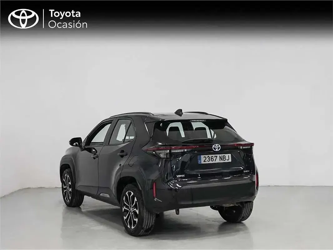 Usado Toyota Yaris Cross Active 116 CV (85 kW) 2025 Negro SUV
