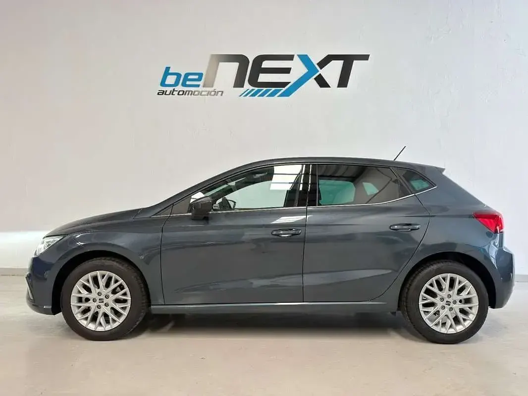 Usado Seat Ibiza Style 115 CV (84 kW) 2025 Gris Utilitario
