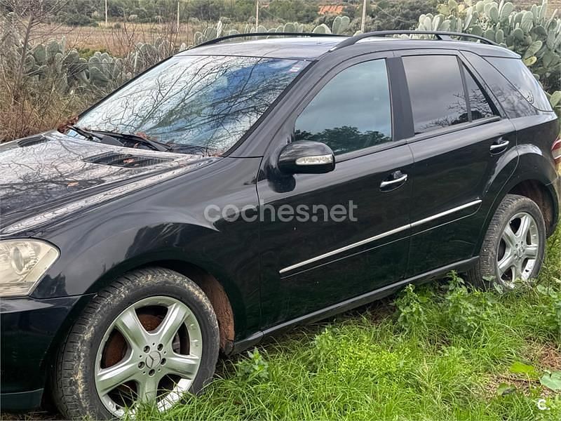 Usado Mercedes ML350 272 CV (200 kW) 2006 Negro SUV