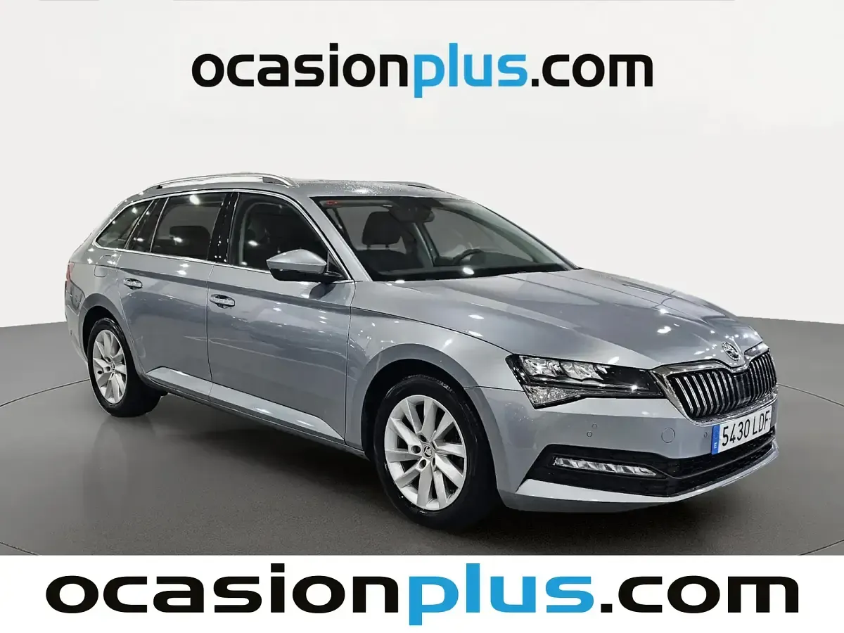 Usado Skoda Superb Ambition 150 CV (110 kW) 2019 Gris Familiar