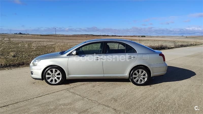 Gris / plata Usado 2008 Toyota Avensis Sol Berlina | 6500 € (Precio justo) - Imagen 1/4