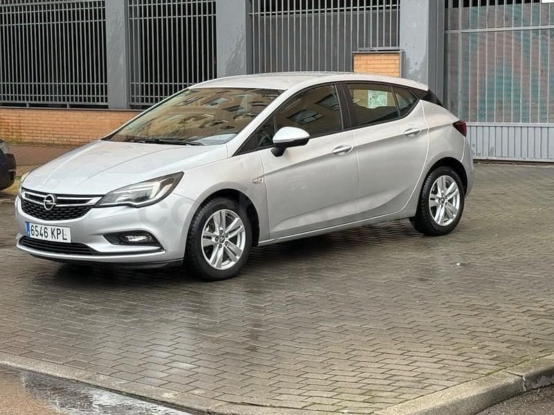 Usado Opel Astra Business 110 CV (80 kW) 2018 Gris / plata Berlina