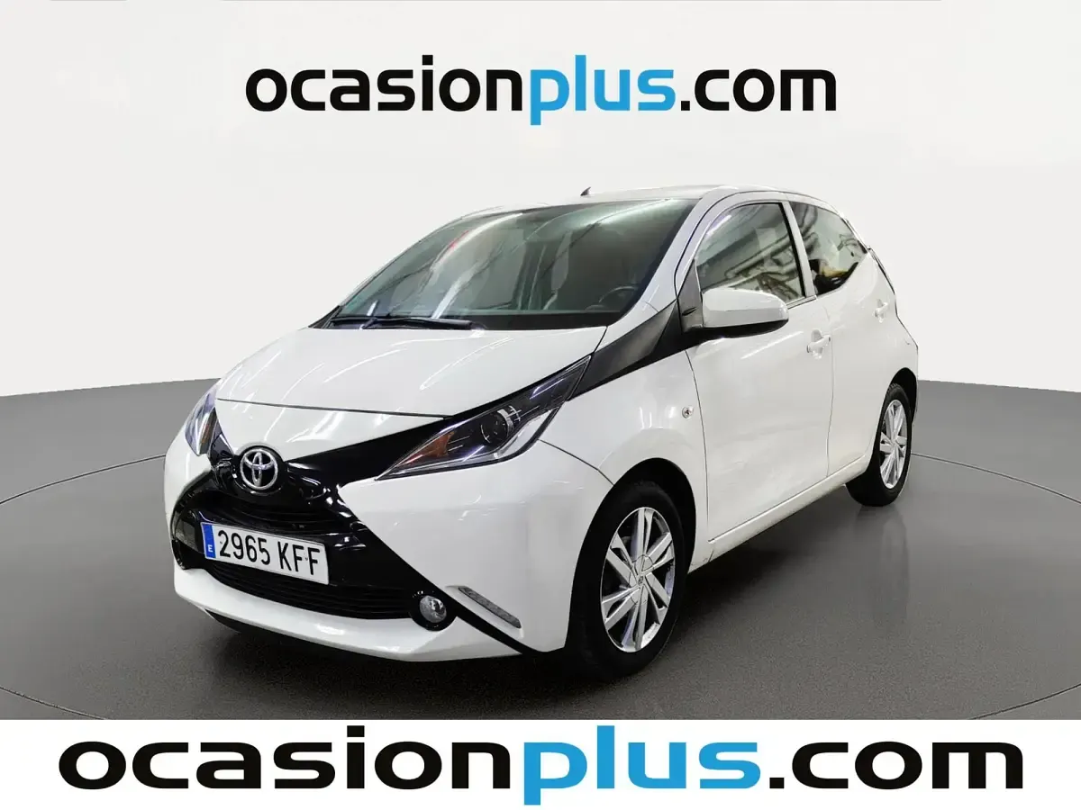 Begagnad Toyota Aygo X-play 69 HK (50 kW) 2017 Halvkombi