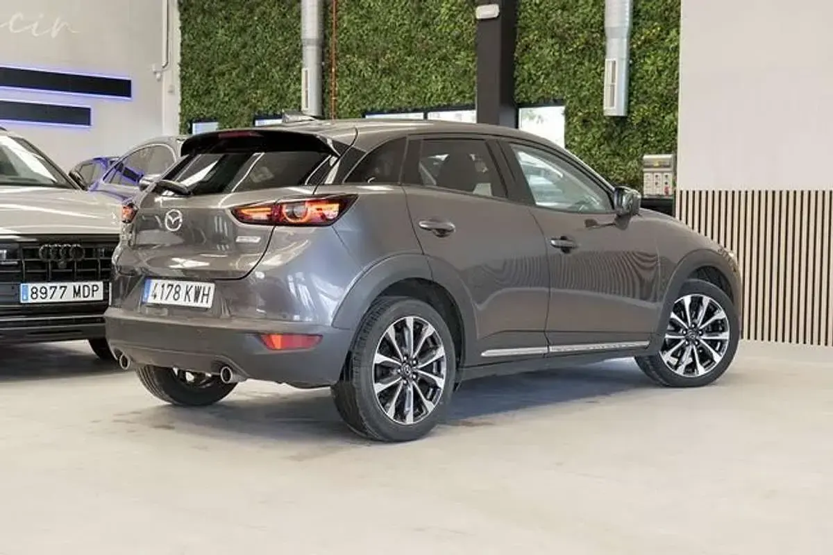 Usado Mazda CX-3 121 CV (88 kW) 2019 Gris SUV