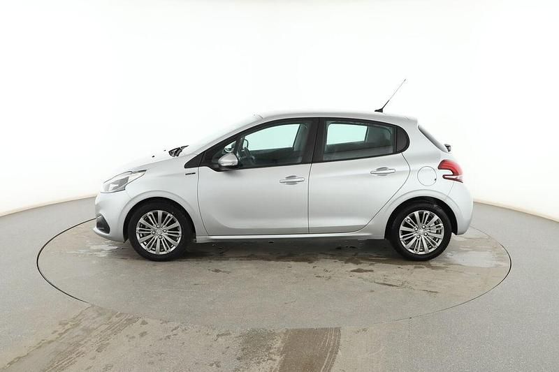 Usado Peugeot 208 Signature Sky 82 CV (60 kW) 2018 Gris Utilitario