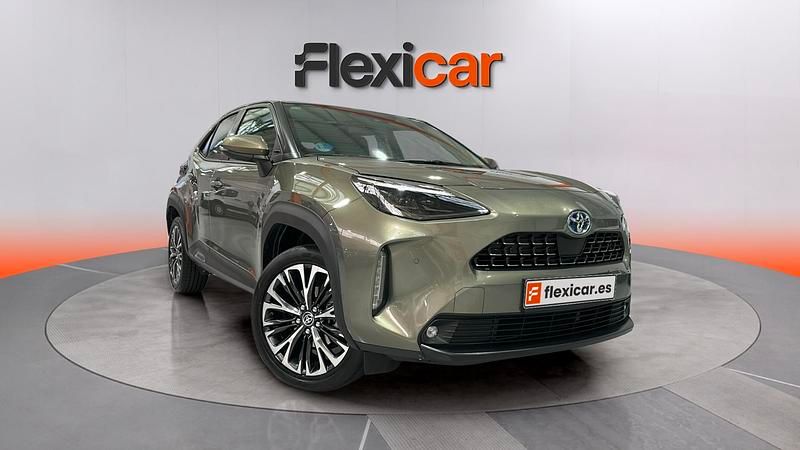Usado Toyota Yaris Hybrid Plus 116 CV (85 kW) 2021 Gris