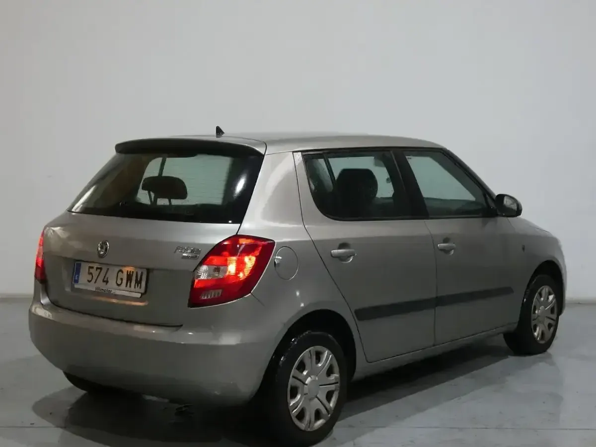 Usado Skoda Fabia Style 105 CV (77 kW) 2010 Utilitario