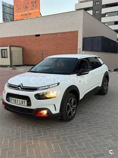 Usado Citroën C4 Cactus Live 102 CV (75 kW) 2021 Blanco Utilitario