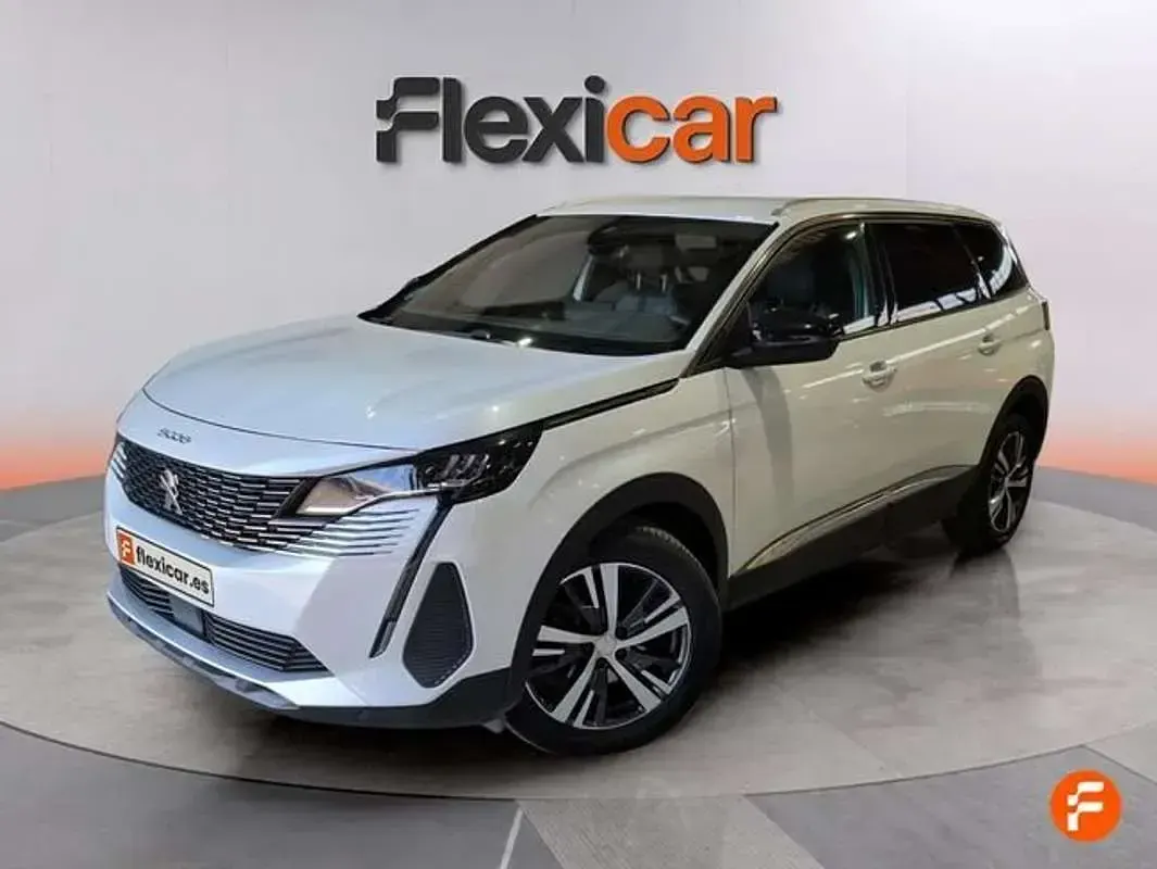 Usado Peugeot 5008 Allure 131 CV (96 kW) 2024 Azul SUV