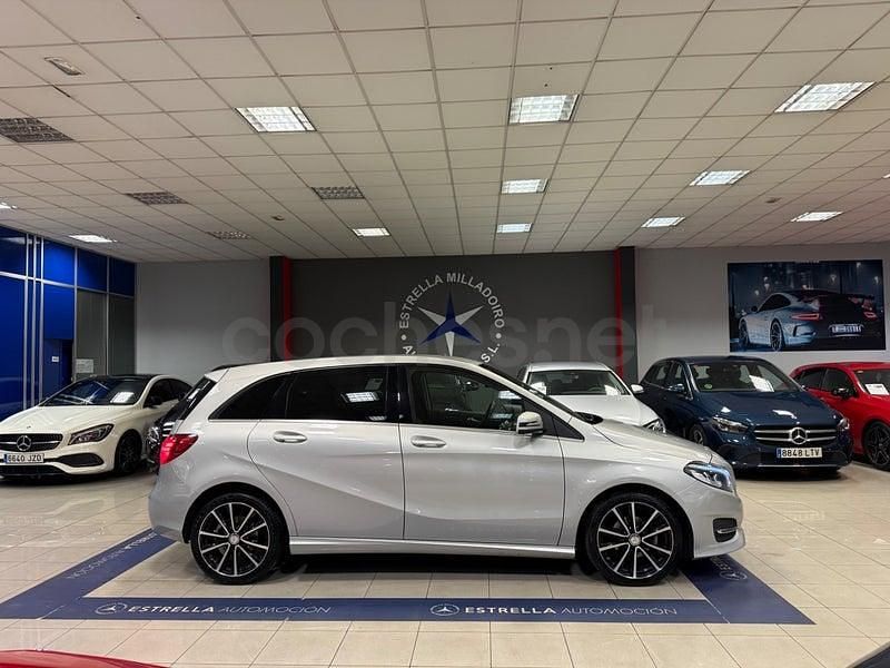Usado Mercedes B180 109 CV (80 kW) 2017 Gris / plata Monovolumen