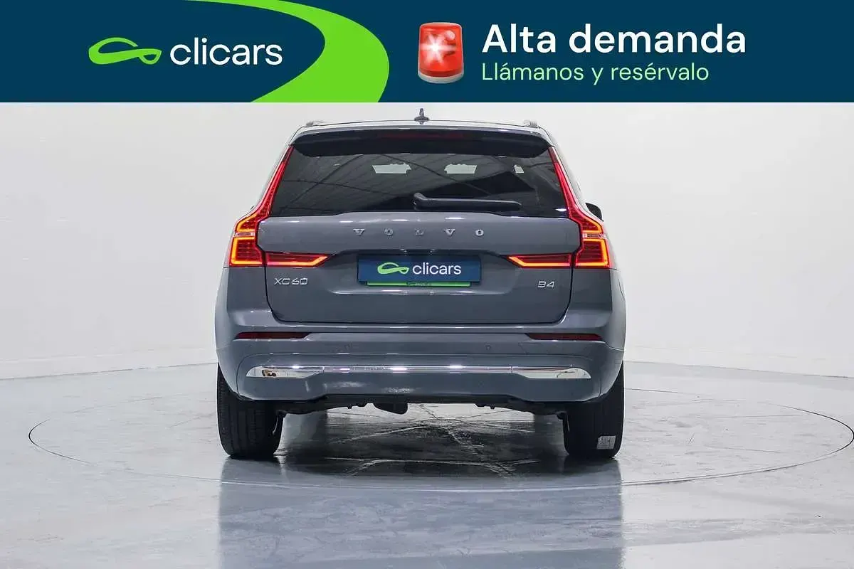 Usado Volvo XC60 Plus 197 CV (144 kW) 2021 Azul SUV