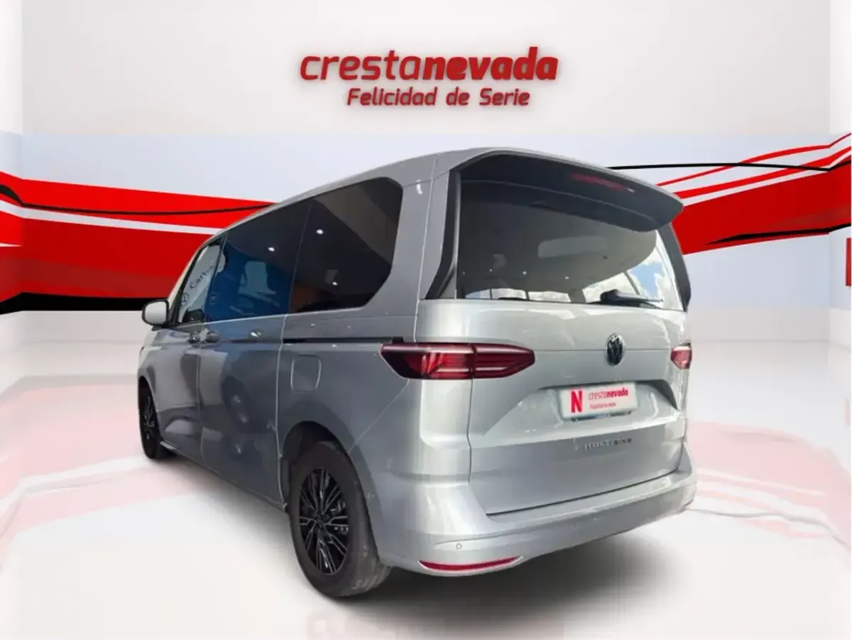 Usado VW Multivan Life 150 CV (110 kW) 2025 Gris Monovolumen