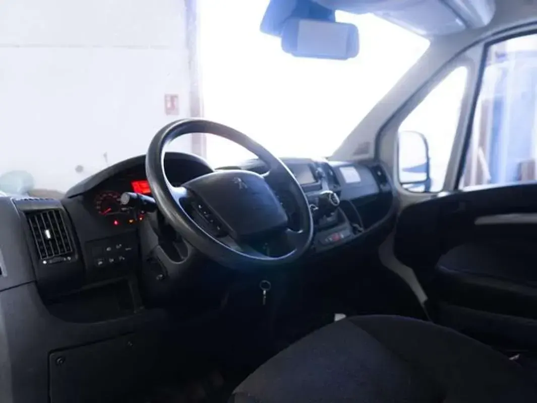 Usado Peugeot Boxer S 140 CV (102 kW) 2020 Blanco Van