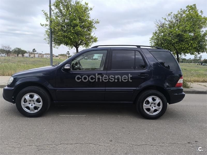 Usado Mercedes ML270 163 CV (119 kW) 2004 Negro SUV