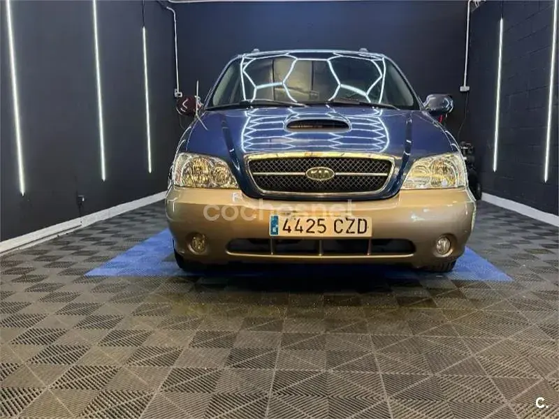 Usado Kia Carnival EX 144 CV (105 kW) 2004 Azul Monovolumen
