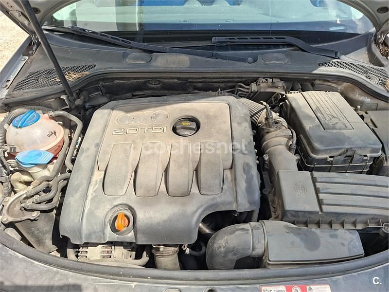 Usado Audi A3 Ambition 140 CV (102 kW) 2006 Gris / plata Utilitario