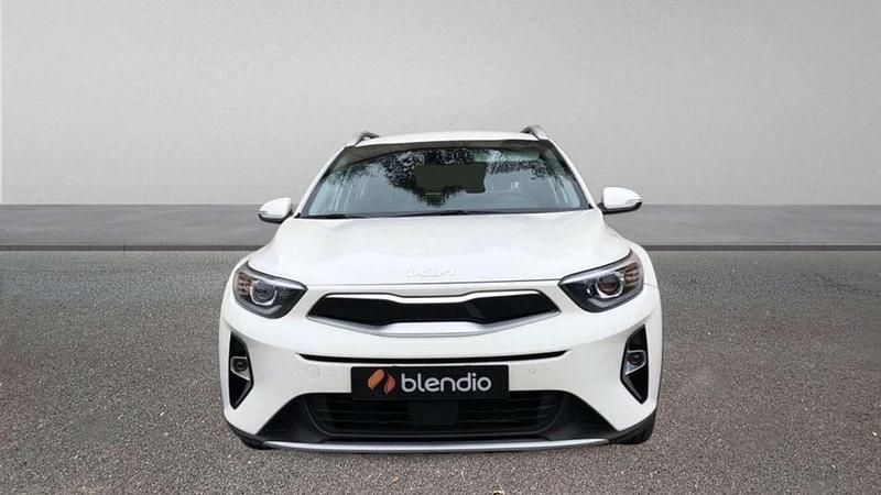 Usado Kia Stonic 84 CV (61 kW) 2023 Blanco SUV