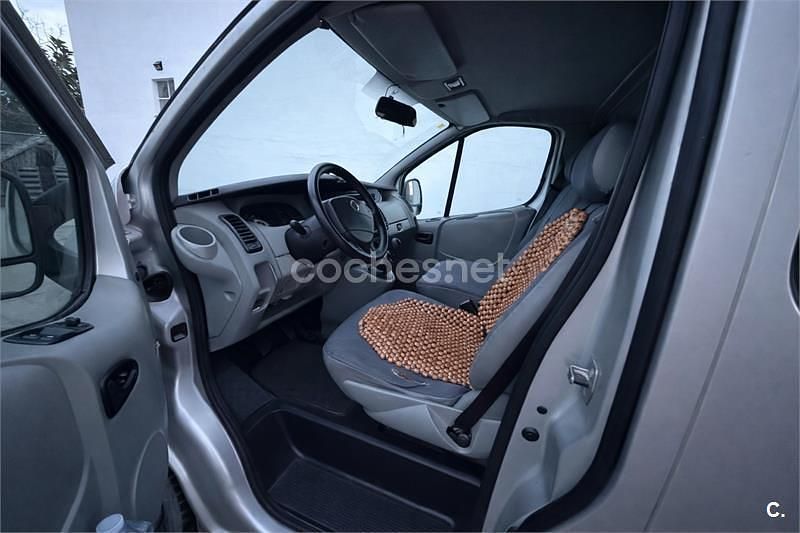 Usado Nissan Primastar 110 HP (80 kW) 2021 Cinzento Monovolume