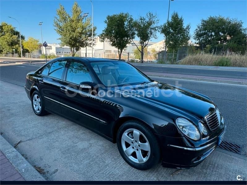 Negro Usado 2006 Mercedes E320 Elegance Berlina | 5900 € (Buen precio) - Imagen 1/4