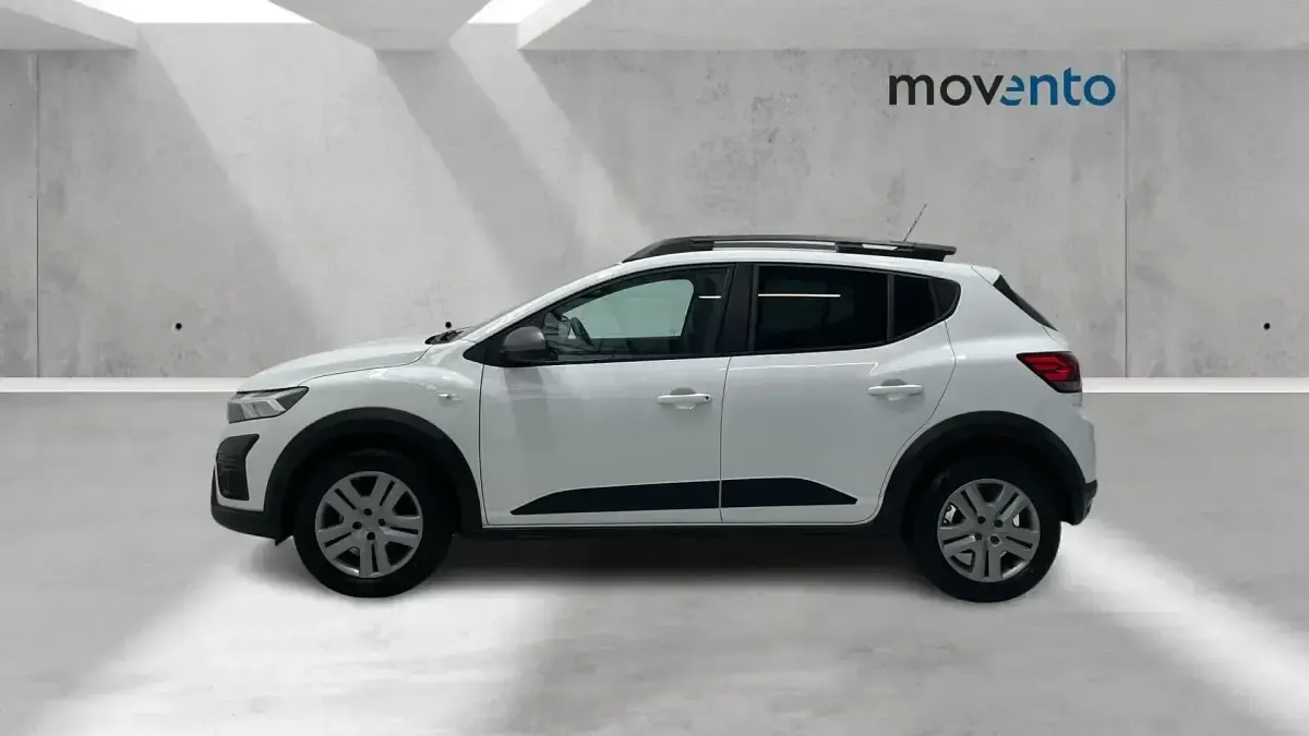 Usado Dacia Sandero Expression 101 CV (74 kW) 2023 Blanco Berlina