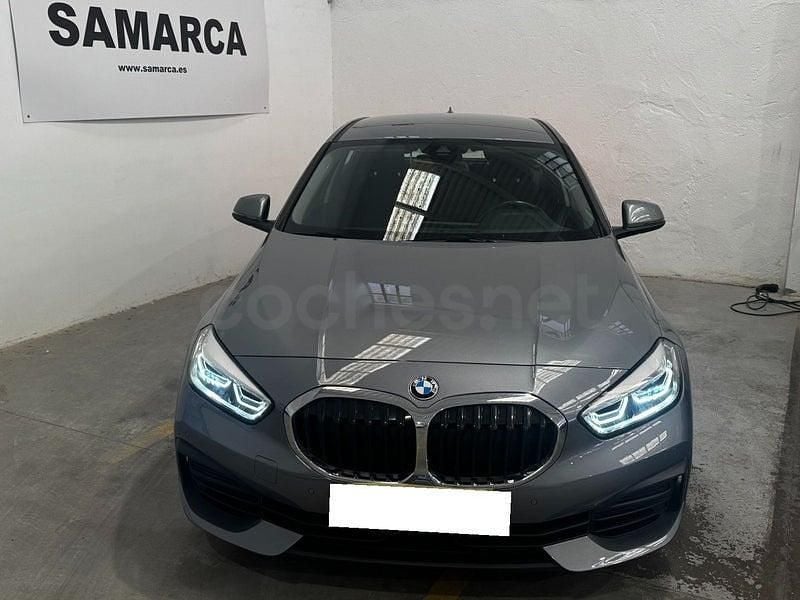 Usado BMW 118 Comfort Edition 150 CV (110 kW) 2022 Gris Utilitario