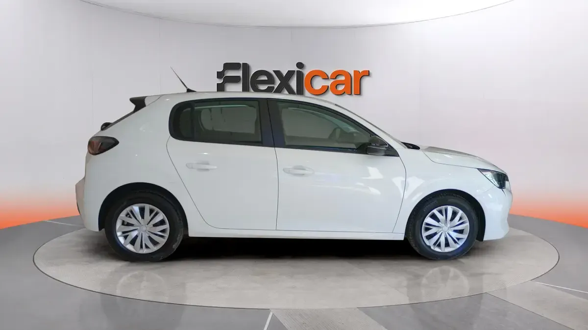 Usado Peugeot 208 Active 101 CV (74 kW) 2022 Blanco Utilitario