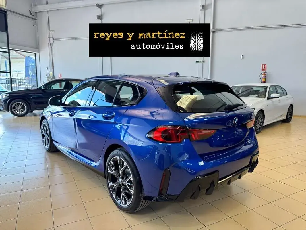 Usado BMW 116 M Sport 122 CV (89 kW) 2025 Azul Utilitario