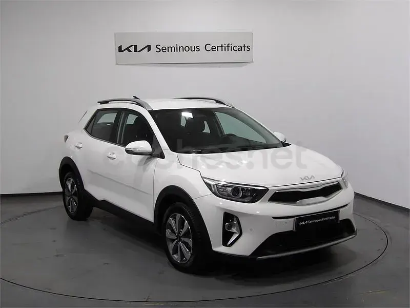 Usado Kia Stonic 100 CV (73 kW) 2025 Blanco SUV