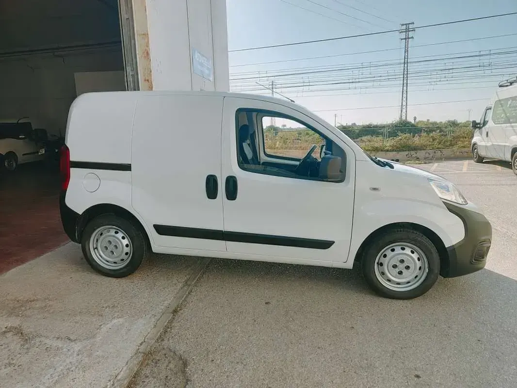 Usado Fiat Fiorino 80 CV (58 kW) 2020 Blanco Monovolumen