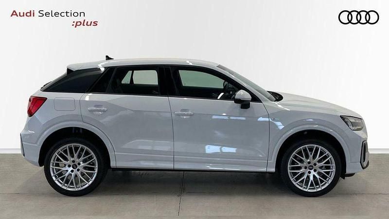 Usado Audi Q2 Ambiente 150 CV (110 kW) 2023 Blanco SUV