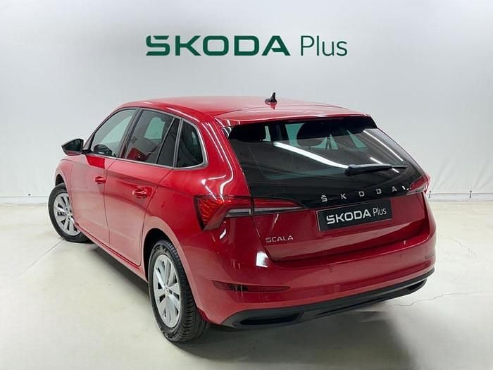 Rojo Usado 2023 Skoda Scala Ambition Utilitario | 18.900 € (Precio justo) - Imagen 1/4