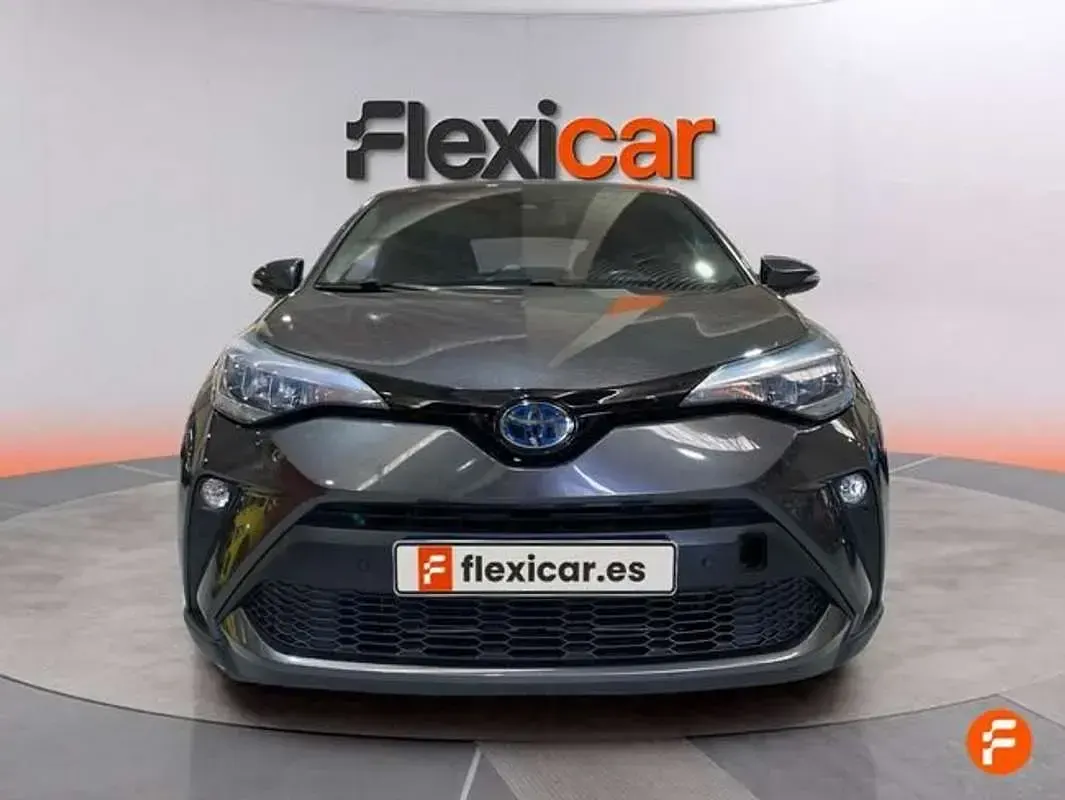 Begagnad Toyota C-HR Advance 184 HK (135 kW) 2021 Grå SUV