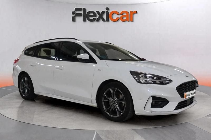 Blanco Usado 2021 Ford Focus ST-Line Utilitario | 12.190 € (Precio justo) - Imagen 1/4