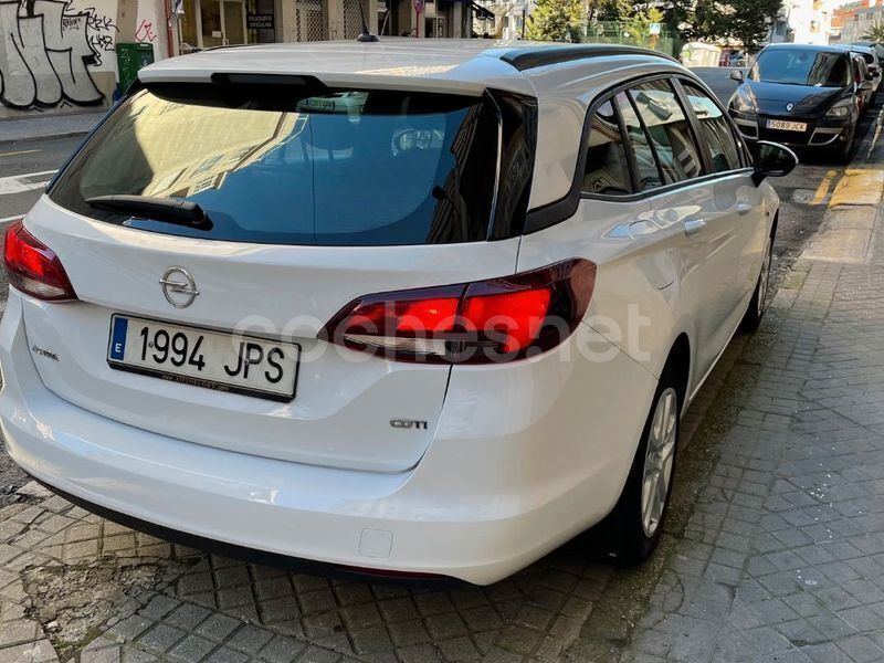 Usado Opel Astra Selective 110 CV (80 kW) 2016 Blanco Familiar