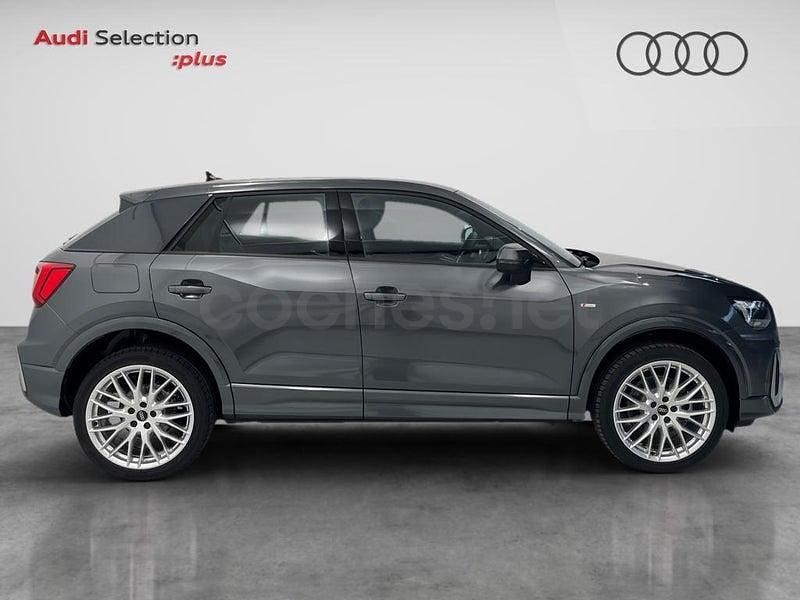 Usado Audi Q2 Ambiente 150 CV (110 kW) 2025 Gris / plata SUV