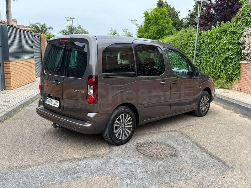 Usado Peugeot Partner Tepee Active 100 CV (73 kW) 2016 Beige Monovolumen