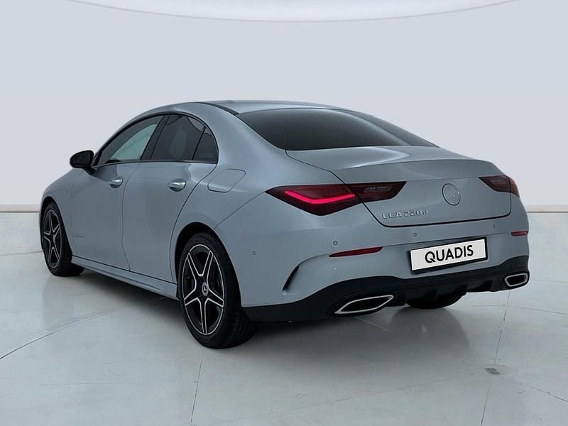 Usado Mercedes CLA220 190 CV (139 kW) 2025 Gris plata Berlina