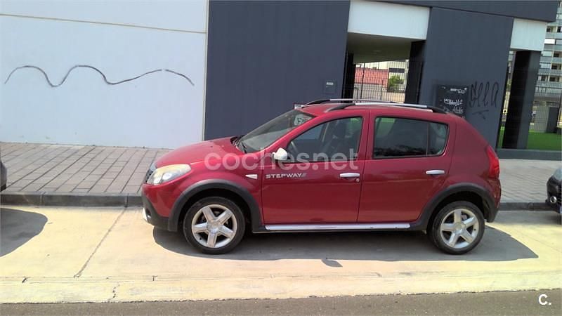 Granate Usado 2012 Dacia Sandero Stepway Utilitario | 4400 € (Precio justo) - Imagen 1/4