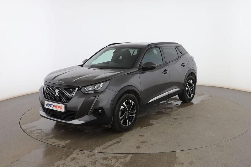 Usado Peugeot 2008 Allure 110 CV (80 kW) 2021 Gris SUV