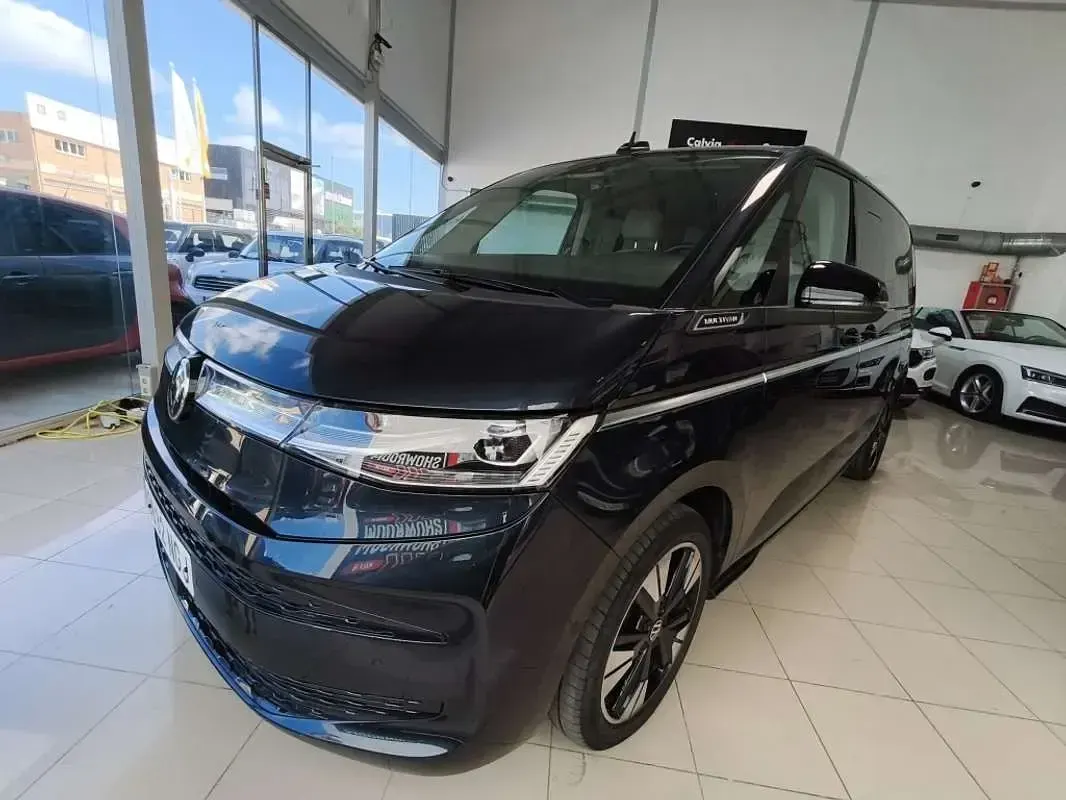 Usado VW Multivan Style 177 CV (130 kW) 2025 Azul Monovolumen