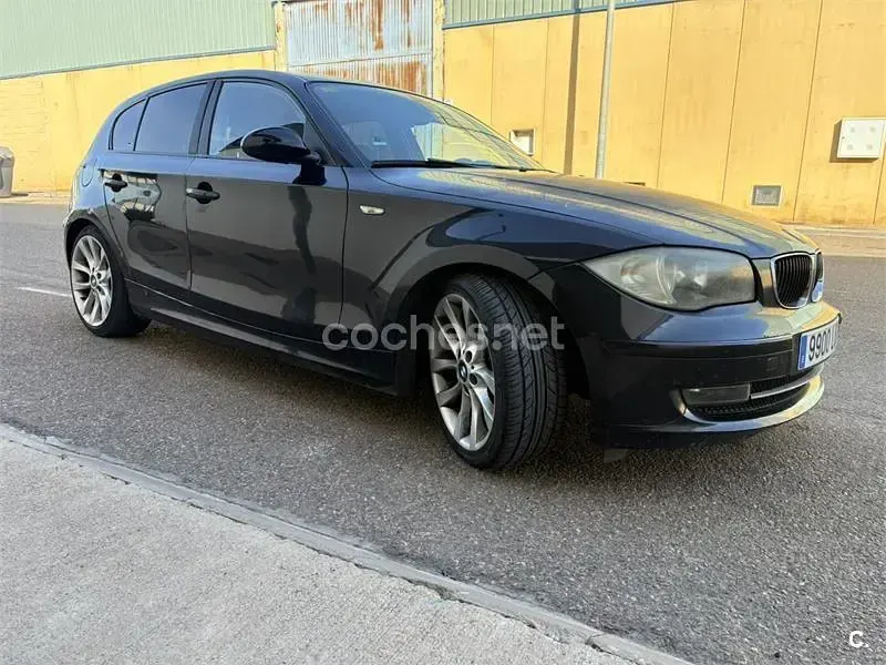 Usado BMW 118 Sport Line 122 CV (89 kW) 2008 Negro Utilitario